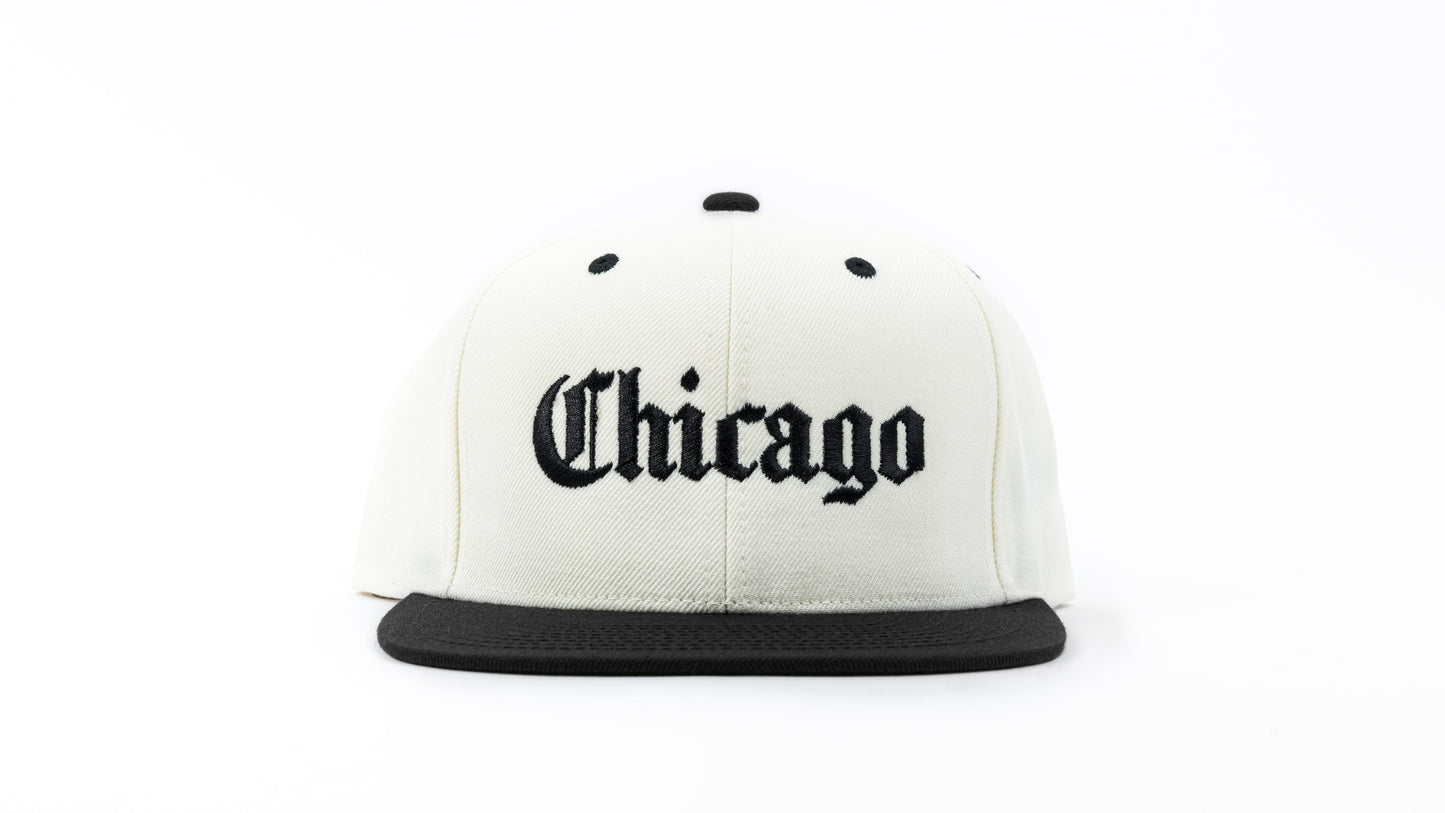 Old English Chicago Snapback (natural & black)